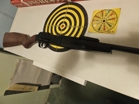 Serían 4 en total.:
1-.Marlin Cowboy de bolas de acero cal.4,5 .
2- Diana G65 de flechas cal. 4,5.
3-Winchester 02