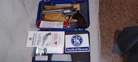 Vendo poe cese en tiro
Tiene dos meses..apenas a tirado 20 cartuchos
6"..modelo 686 internacional,con 02