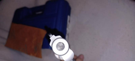 Vendo poe cese en tiro
Tiene dos meses..apenas a tirado 20 cartuchos
6"..modelo 686 internacional,con 01