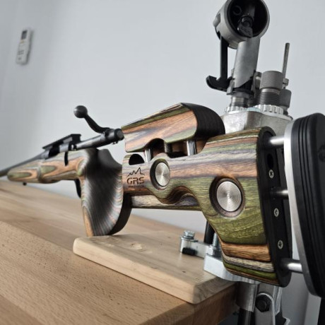 Vendo Remington 700 de zurdo calibre 308 en culata GRS Sporter madera laminada. Cañon 26" semipesado.
Ha 02