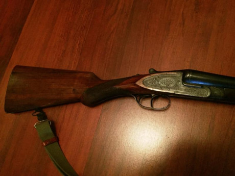 Hola a todos compañeros,
Vendo una escopeta paralela LAURONA calibre 12 de doble gatillo para caza menor 02