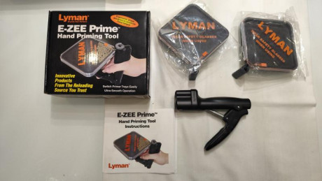 ***VENDIDO***  Empistonador manual E-ZEE Lyman
Se incluyen dos bandejas, cada una de las cuales incorporan 00