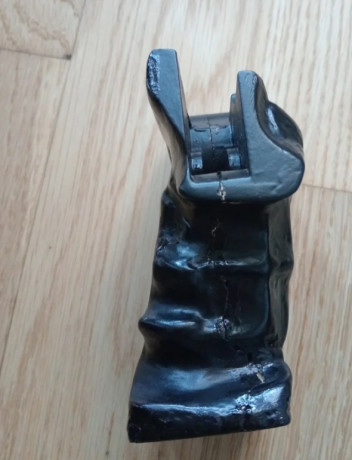 Empuñadura KN Nill para Manurhin MR 73  38 32 22. Talla L, está retocada pero perfectamente funcional. 00