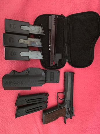 Buenas noches, se pone a la venta  pistola tanfoglio 9 m.m. stock III del año 2022, y su conversión a 00