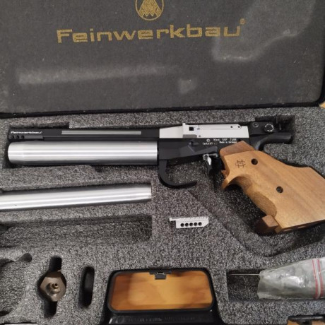 Vendo pistola Feinwerkbau mod lp55 de aire comprimido. Va con una culata talla M, un cargador de 5 balines, 01