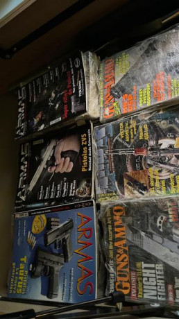 Vendo un lote de unas 200 revistas de ARMAS, todas muy bien conservadas.
Ideal para coleccionistas y apasionados 02
