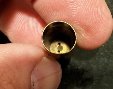 Hola compañeros.

Llevo tiempo buscando una herramienta para quitar pistones de tipo Berdan. 

He intentado 10