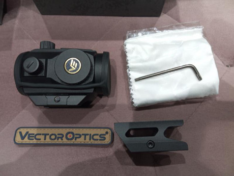 Visor de punto rojo Vector Optics Scrapper 1x25.

- Modelo SCRD-32 1x25.
- Diseño compacto y robusto.A 00