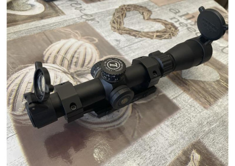 Por no darle uso, pongo a la venta este magnífico visor Leupold, en estado absolutamente impoluto, con 12