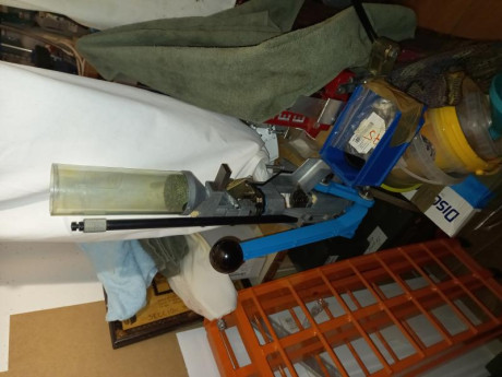 Vendo maquina progresiva dillon square deal.
Perfecto estado.
Mucho recambio.
Incluyo dies calibres:
9mm
38 02