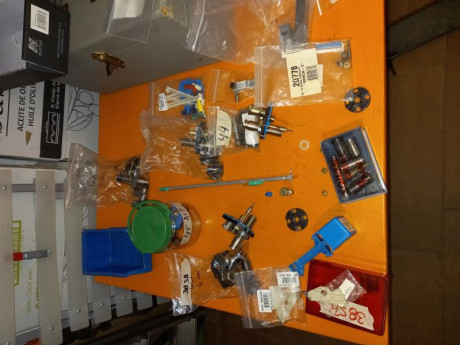 Vendo maquina progresiva dillon square deal.
Perfecto estado.
Mucho recambio.
Incluyo dies calibres:
9mm
38 00