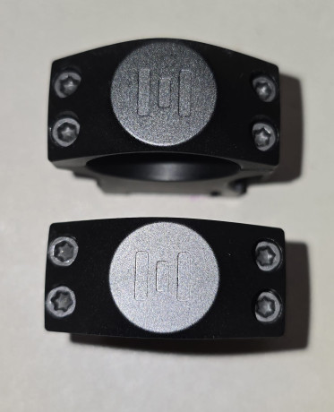 En perfecto estado. Nunca usada. Aluminio anodizado.
Para visor de 30 mm y rail picatinny. Altura desde 01