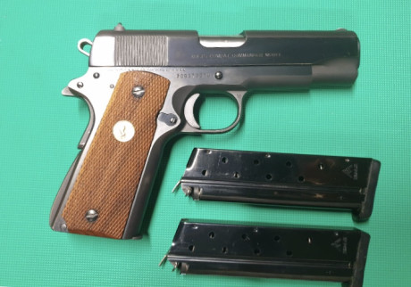 EN VENTA COLT COMBAT COMMANDER CALIBRE 9mm Parabellum. 
CAÑÓN DE 4.25”.
ACABADO PAVÓN. CARRO DE ACERO 01