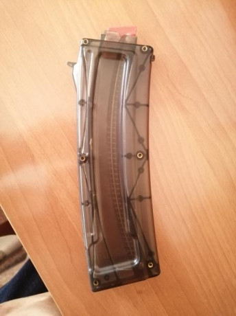 Buenas.

Vengo cargador de 30 cartuchos de capacidad de la marca estadounidense BLACK DOG MACHINE LLC 02