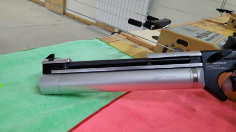 no la conozco, pero sinceramente tiene buena pinta, parece como una steyr y por los precios que la he 01