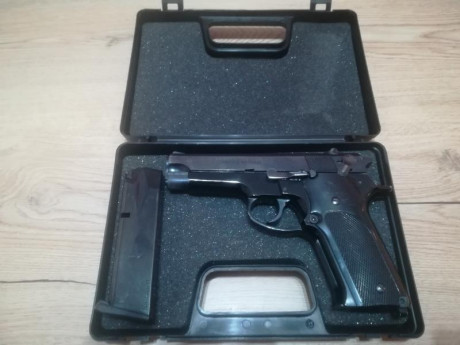 Vendo esta icónica arma: pistola semiautomática S&W 59, la primera de las Wonder Nine. Fue el primer 01