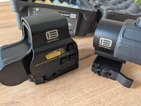 Se vende conjunto de mira holográfica EOTech 558 con su lupa G33.(Copia).

Apenas usado , se ha probado 01