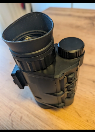 Monocular digital de visión nocturna NVG30,nuevo en perfecto estado.

Sensor Ultra-low illuminance CMOS.
Display: 01