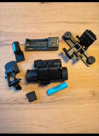 Monocular digital de visión nocturna NVG30,nuevo en perfecto estado.

Sensor Ultra-low illuminance CMOS.
Display: 00