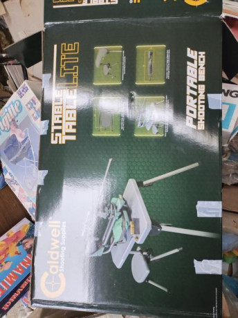 Mesa de tiro Caldwell , se uso una sola vez para una prueba , está nueva . 
Puede ver características 01