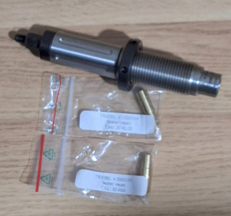 Pongo la la venta los siguientes accesorios relacionados con la recarga:

1.- 6 Cajas de almacenamiento 40