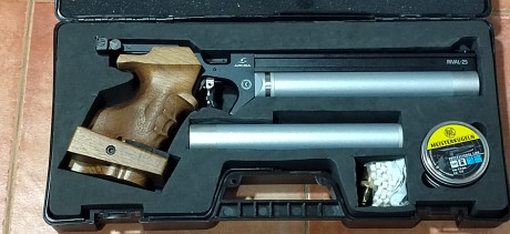 no la conozco, pero sinceramente tiene buena pinta, parece como una steyr y por los precios que la he 50