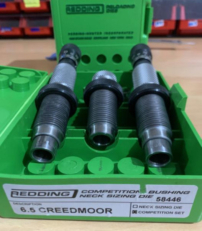 Buenos días.
Se venden en 370€ portes incluidos.
Saludos. 00