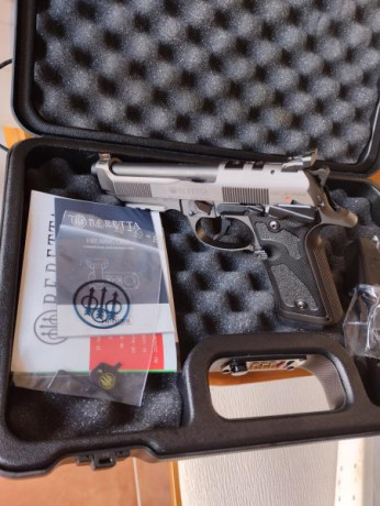 Pues eso, vendo una Beretta 92X PERFORMANCE DARK de Toni Sistem, 9mm, guiada en F. Tres cargadores y maletín 00