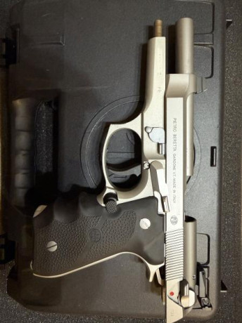 Buenas noches, por falta de cupo vendo mi BERETTA 92 FS INOX comprada nueva hace 1 año aproximadamente 12