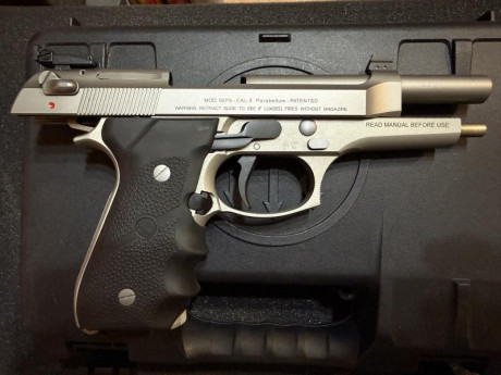 Buenas noches, por falta de cupo vendo mi BERETTA 92 FS INOX comprada nueva hace 1 año aproximadamente 11