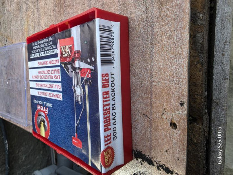 Hola vendo Dies del 300 BLK, seminuevos.
50 euros estan en Barcelona, telf 629955526 01