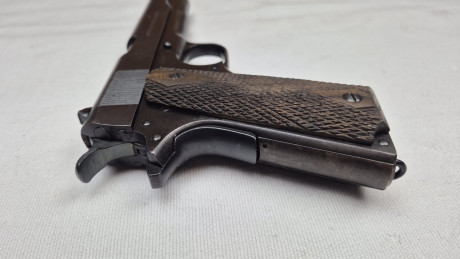 Este colt es el variante que en los estados unidos le llaman" Black Colt."
Un acabado grueso 00