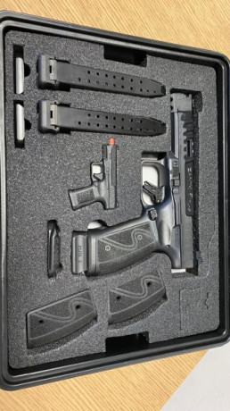 Se vende Canik Sfx Rival-S de Reestreno, No es la de Polímero, es la de Acero!!.

- Hecha del Acero más 02