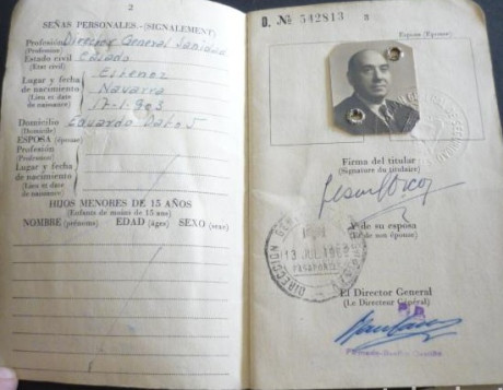  EN RECUERDO Y HOMENAJE A LOS QUE YA NO ESTÁN. 

Si pones en  GOOGLE    PASAPORTES EN LA MEMORIA   da 71
