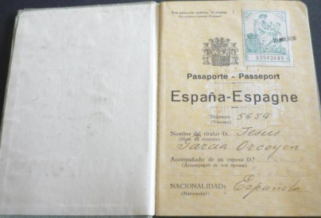  EN RECUERDO Y HOMENAJE A LOS QUE YA NO ESTÁN. 

Si pones en  GOOGLE    PASAPORTES EN LA MEMORIA   da 70