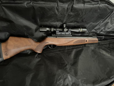 Vendo carabina de muelle Bsa Lightning XL SE calibre 5,5. Nueva, en su embalaje original. No incluye el 00