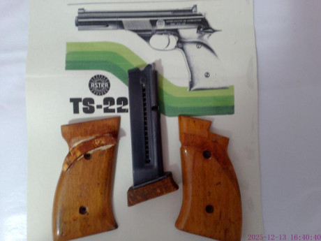 Cachas para Zurdo y 1 cargador de la pistola Astra ts22 valido para el modelo constable también. está 172
