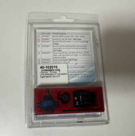 Se vende lote de piezas Glock, junto o por separado, gastos de envío a cargo del comprador. 

1-contrapeso 40