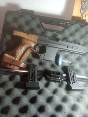 Vendo Hammerli 280 en 22lr en perfecto estado de funcionamiento.800€ más gastos de envío.Tiene dos contrapesos 11