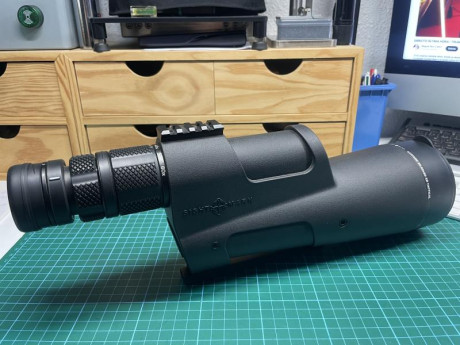 En venta  Spotting scope con retícula MRD en primer plano focal 20-60X80 XD,  prácticamente nuevo.
Precio 01