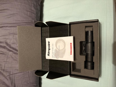 Buenos días,

Mi padre ha dejado la caza y vendo un Aimpoint 9000SC,  usado que funciona perfectamente. 01