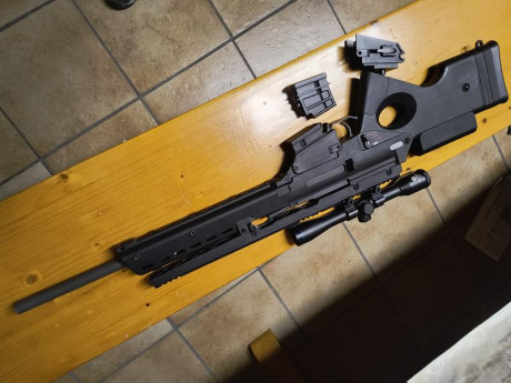 Buenas se vende replica de airsoft de la marca Amoeba del rifle HK SL8 
Va SIN batería con 2 cargadores 00