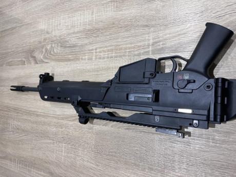 Hk G36 calibre .22 
En buenas condiciones. 
Lo de la “mira” ya venía así..
Precio: 950€ 
Un saludo ! 12