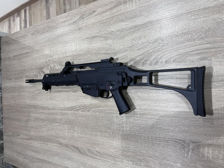 Hk G36 calibre .22 
En buenas condiciones. 
Lo de la “mira” ya venía así..
Precio: 950€ 
Un saludo ! 22