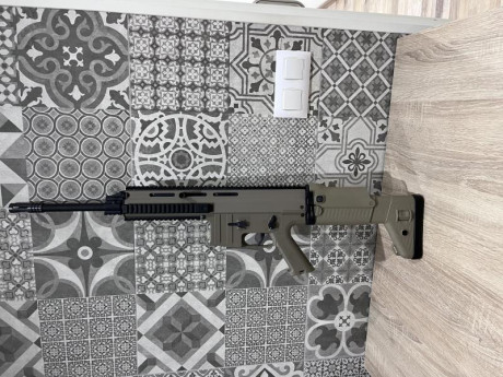 Hola! 
Pongo a la venta el ISSC MSR MK22 .22
Con dos cargadores, 2 empuñaduras + correa.
Precio: 600€
Un 20