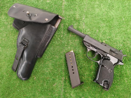 En venta las siguientes pistolas en excelente estado:

"Astra 400" República Española guiada 02