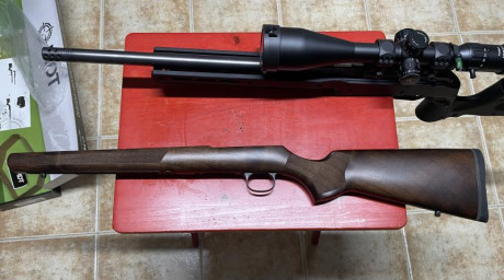 Se vende carabina CZ 457 Varmint equipada con chasis MDT XRS negro, lleva freno de boca y muelles de gatillo 31