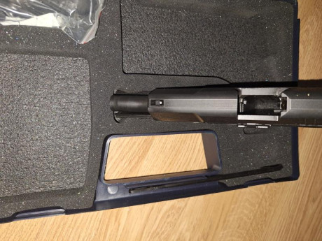  VENDO ESTA WALTHER P99 POR NO USARLA. LICENCIA F 
ESTÁ COMO NUEVA. ESTUCHE ORIGINAL CON TODOS LOS ACCESORIOS 00