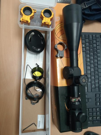 Visor arcea 10-40x60 con muy poco uso. Con su caja, accesorios y dos juegos de anillas, de 11mm y de 22.
Precio 02