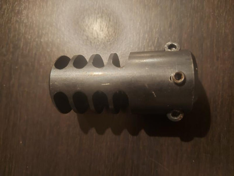 Vendidos hace unos años, ha estado montado en un Remington 700. 
Prácticamente sin uso.
Se ajusta con 01